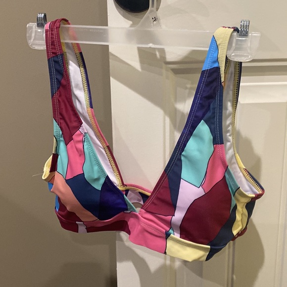 Bikini - Picture 3 of 4